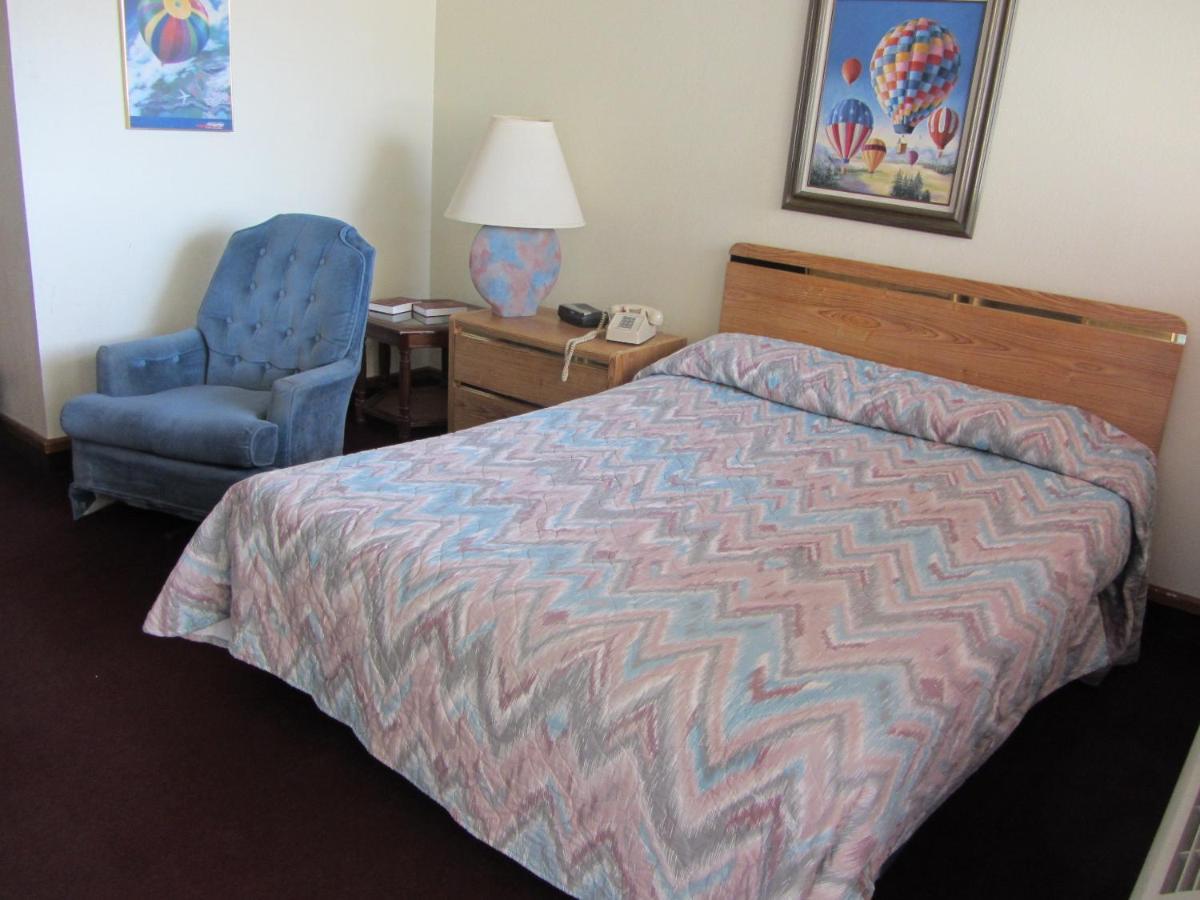 Warrick Plaza Inn Plainview Стая снимка