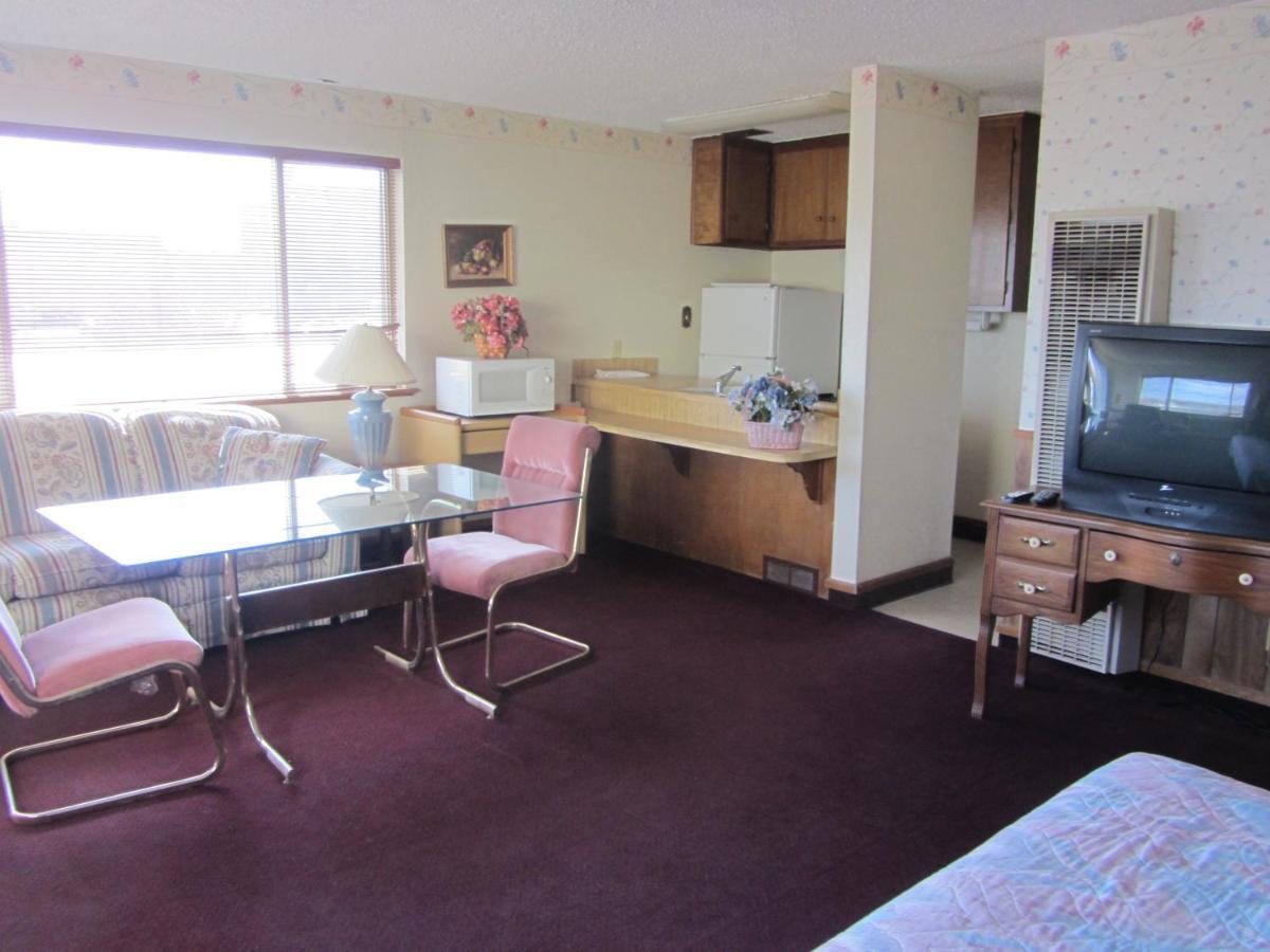 Warrick Plaza Inn Plainview Екстериор снимка