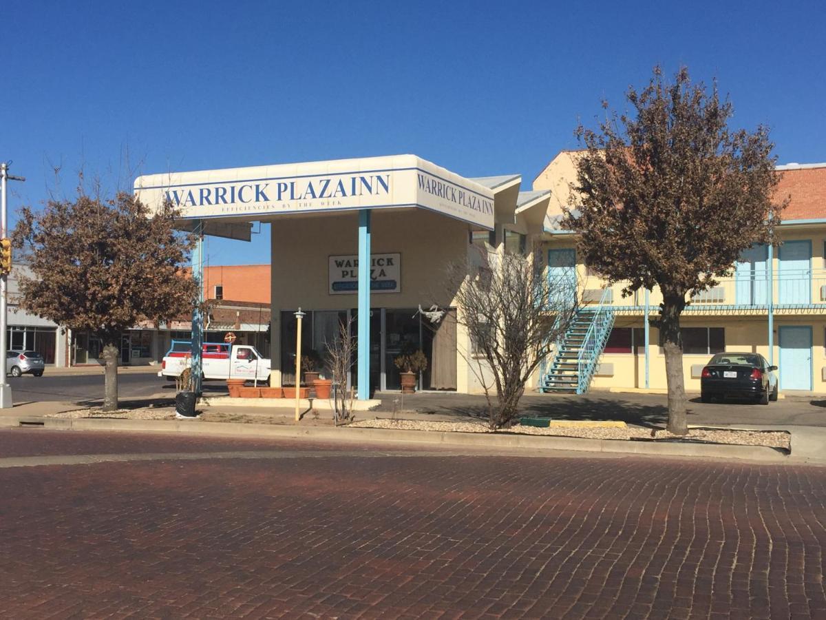 Warrick Plaza Inn Plainview Екстериор снимка
